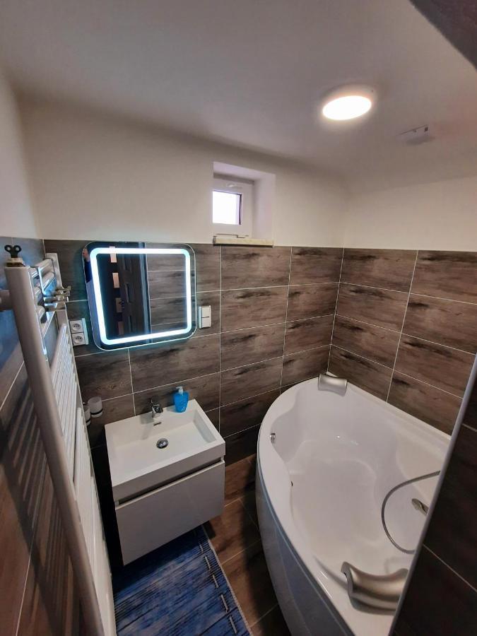 Apartman Sen Petrov Luaran gambar