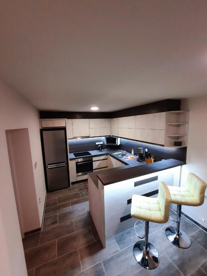 Apartman Sen Petrov Luaran gambar