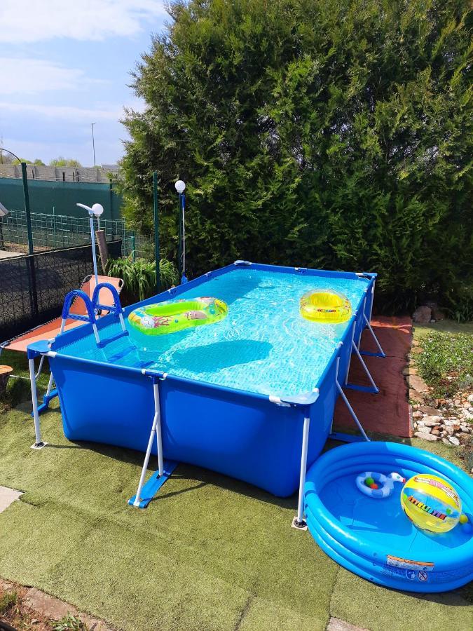 Apartman Sen Petrov Luaran gambar